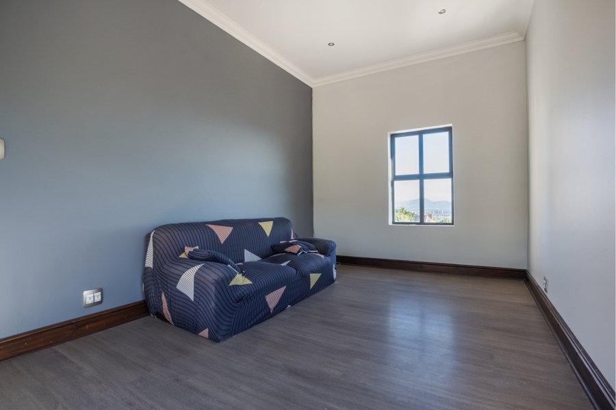 13 Bedroom Property for Sale in Plattekloof 3 Western Cape